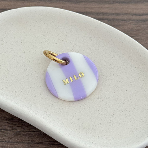 Médaille rayée violette et blanche pour chien — Milouch Studio